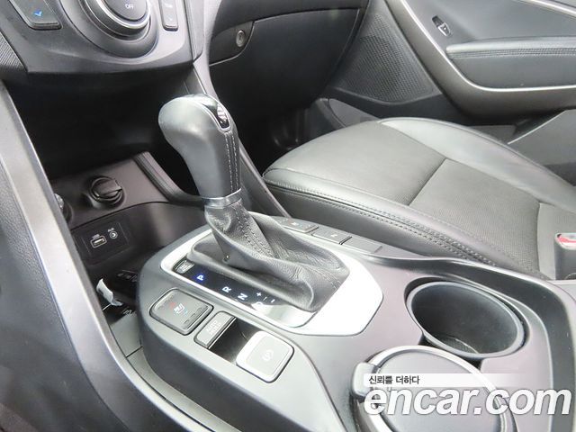 Hyundai Santafe 2016 — photo 11