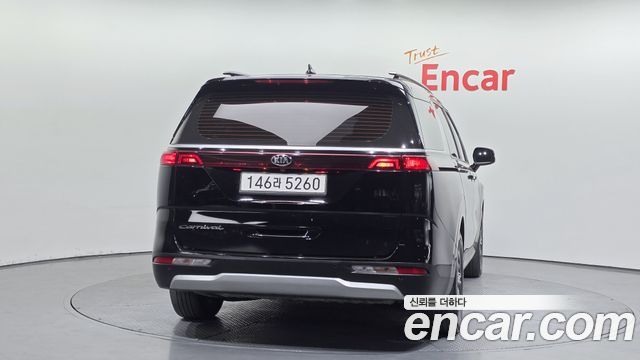 Kia Canival 2021 — photo 4