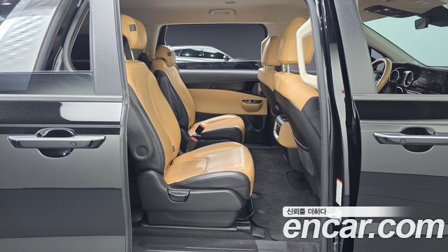 Kia Canival 2021 — photo 11