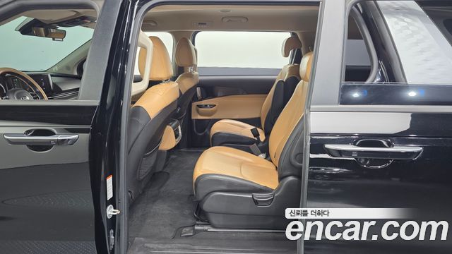 Kia Canival 2021 — photo 12