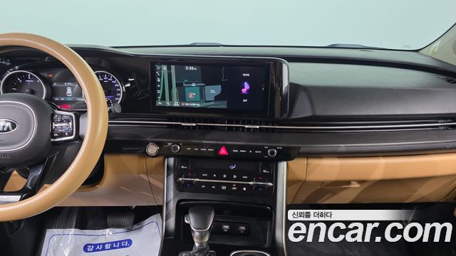 Kia Canival 2021 — photo 16