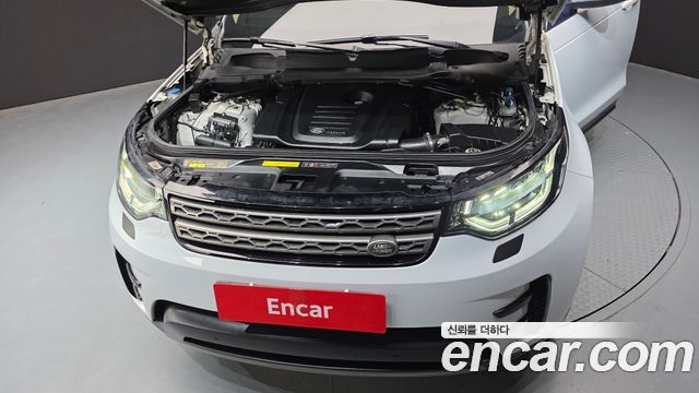 Land Rover Discovery 2019 — photo 6