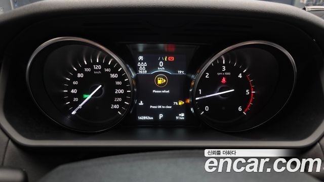 Land Rover Discovery 2019 — photo 8