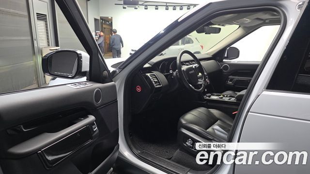 Land Rover Discovery 2019 — photo 10