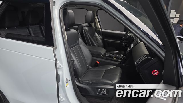 Land Rover Discovery 2019 — photo 12