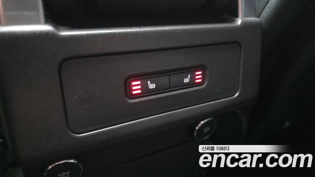 Land Rover Discovery 2019 — photo 18