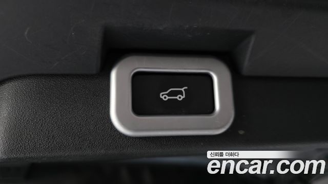 Land Rover Discovery 2019 — photo 19