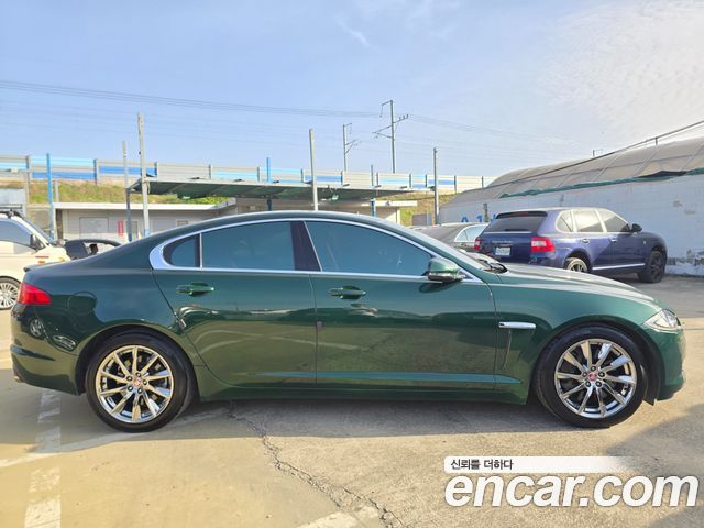 Jaguar XF 2012 — photo 2