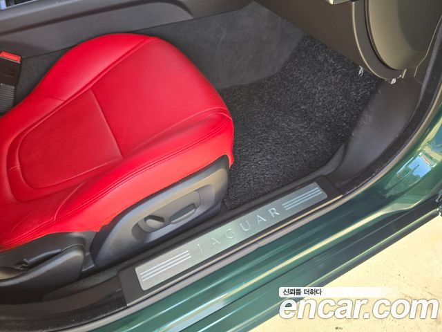 Jaguar XF 2012 — photo 15