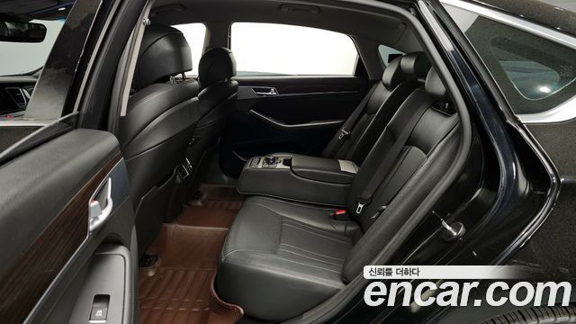 Genesis G80 2017 — photo 12