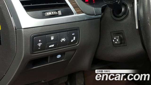 Genesis G80 2017 — photo 16