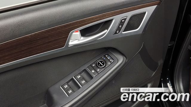 Genesis G80 2017 — photo 19