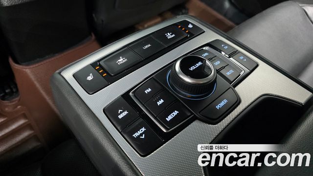 Genesis G80 2017 — photo 20