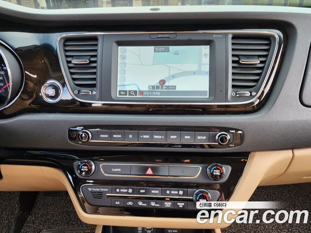Kia Canival 2019 — photo 9