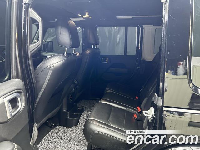 Jeep Wrangler 2021 — photo 8