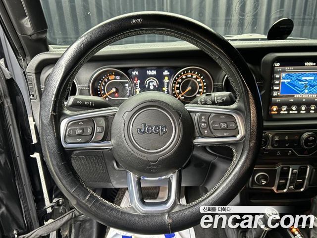 Jeep Wrangler 2021 — photo 13