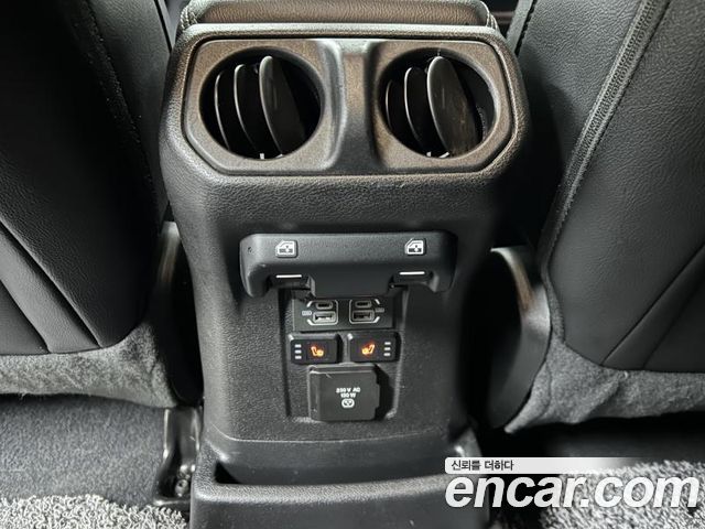 Jeep Wrangler 2021 — photo 15