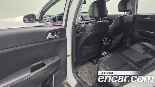 Kia Sportage 2016 — photo 17