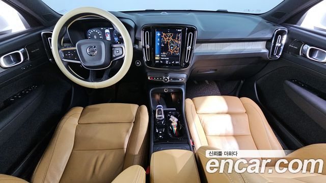 Volvo XC40 2020 — photo 10