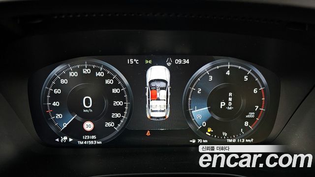 Volvo XC40 2020 — photo 11
