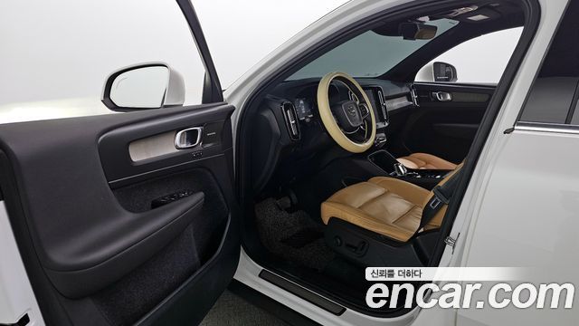 Volvo XC40 2020 — photo 13