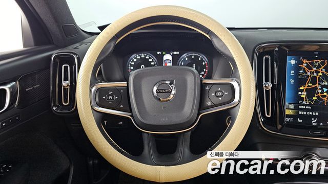 Volvo XC40 2020 — photo 19