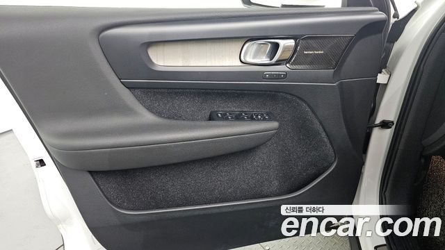 Volvo XC40 2020 — photo 14