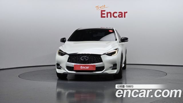 Infiniti Q30 2017 — photo 3