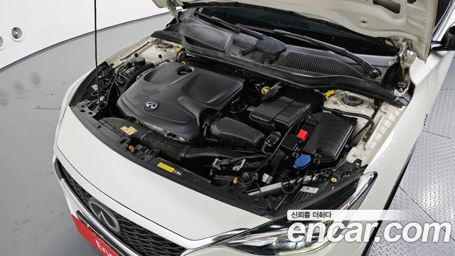 Infiniti Q30 2017 — photo 6
