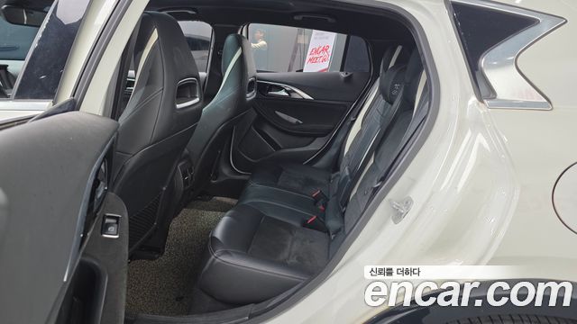 Infiniti Q30 2017 — photo 18