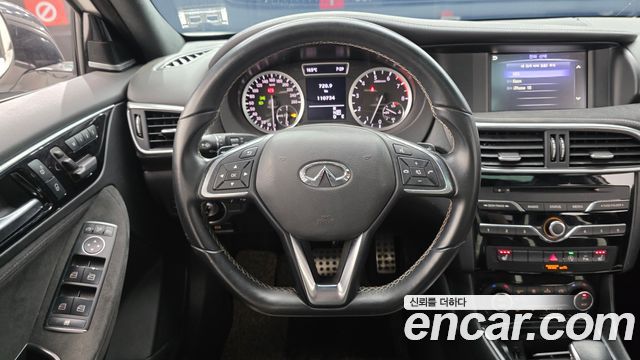 Infiniti Q30 2017 — photo 19