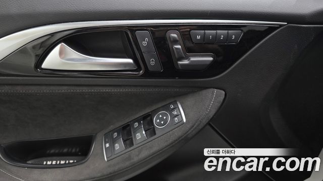 Infiniti Q30 2017 — photo 22