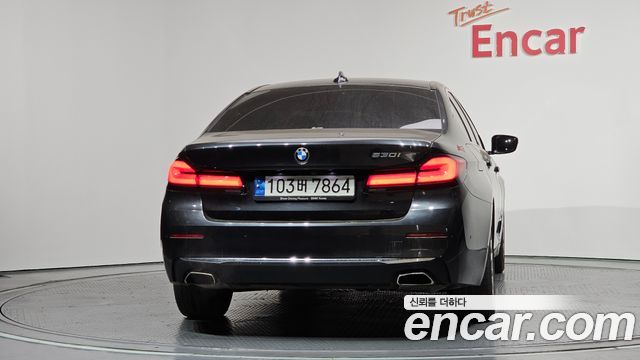 BMW 5-Series 2022 — photo 4
