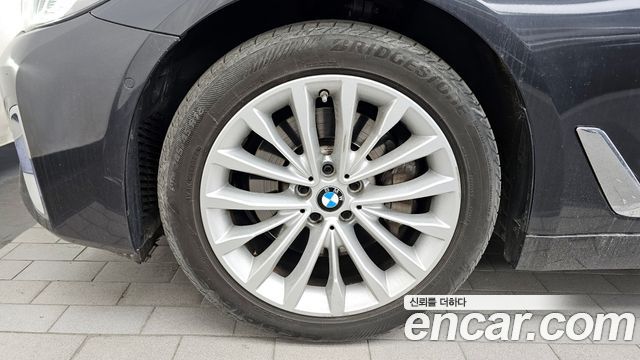BMW 5-Series 2022 — photo 5