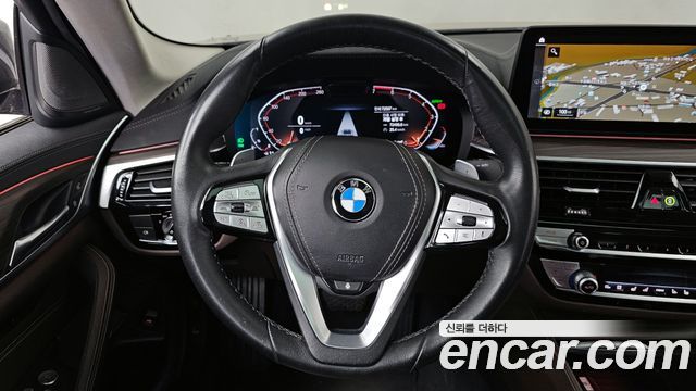 BMW 5-Series 2022 — photo 13