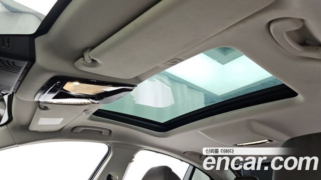 BMW 5-Series 2022 — photo 18