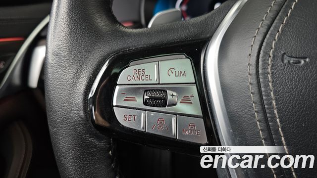 BMW 5-Series 2022 — photo 19