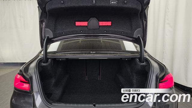 BMW 5-Series 2022 — photo 20