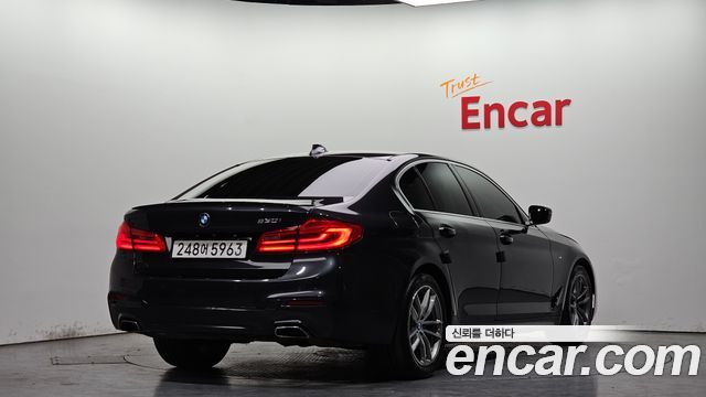 BMW 5-Series 2018 — photo 2