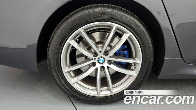 BMW 5-Series 2018 — photo 5