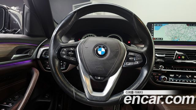 BMW 5-Series 2018 — photo 13