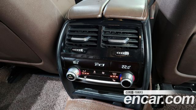 BMW 5-Series 2018 — photo 19