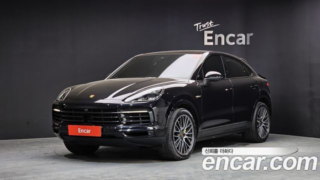 Porsche Cayenne 2021 — photo 1