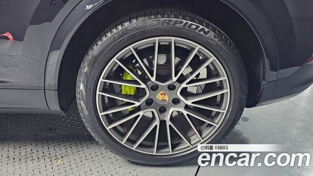 Porsche Cayenne 2021 — photo 5