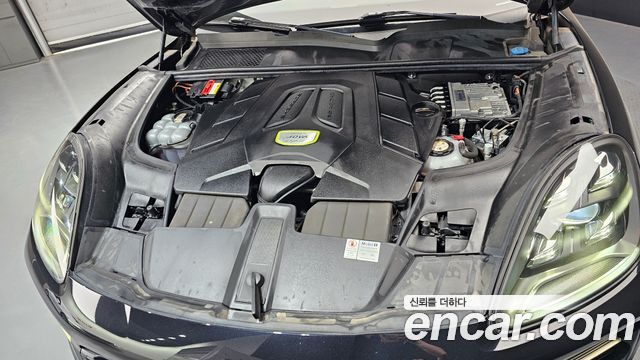 Porsche Cayenne 2021 — photo 6