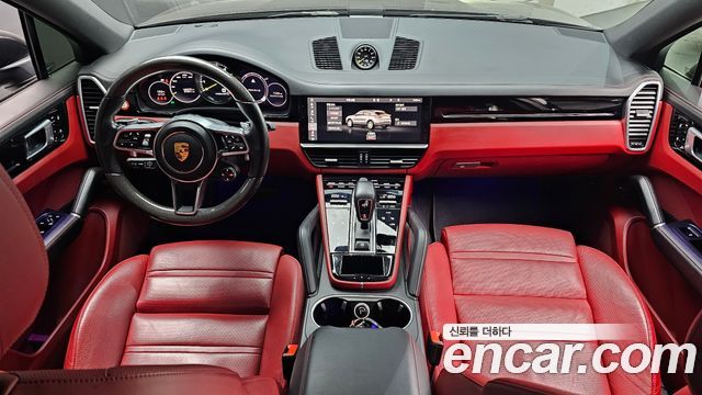 Porsche Cayenne 2021 — photo 10