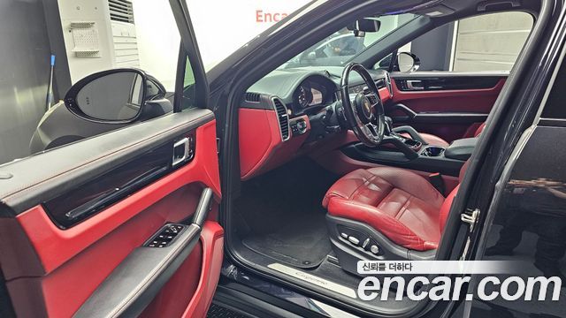 Porsche Cayenne 2021 — photo 13