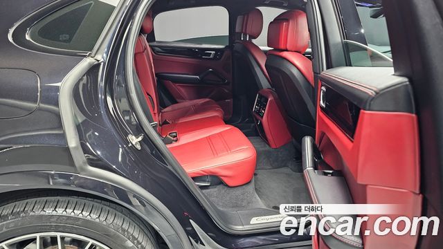 Porsche Cayenne 2021 — photo 18