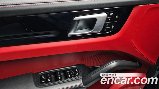 Porsche Cayenne 2021 — photo 23