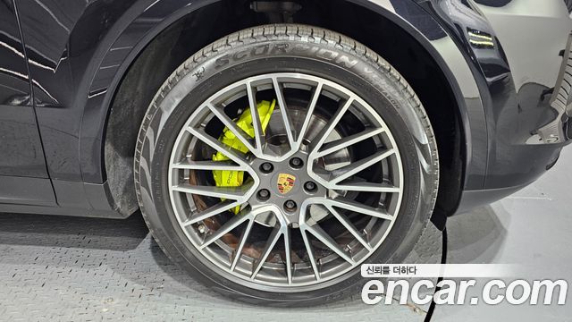 Porsche Cayenne 2021 — photo 7